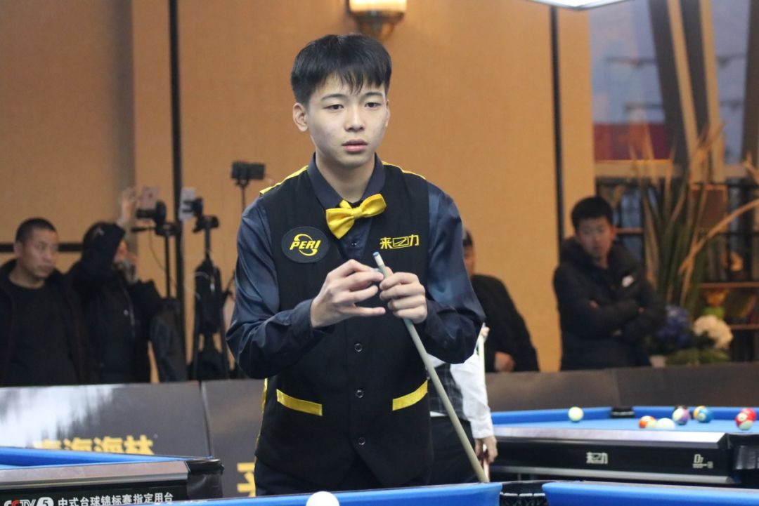 的锋线球员 的锋线球员