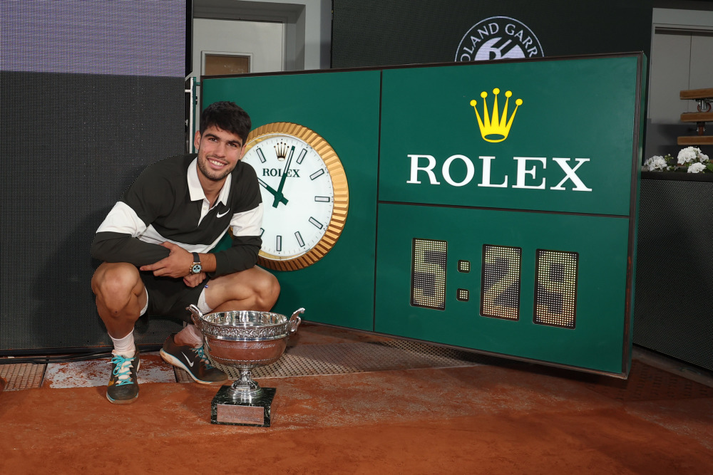 季间隙仍具 季间隙仍具